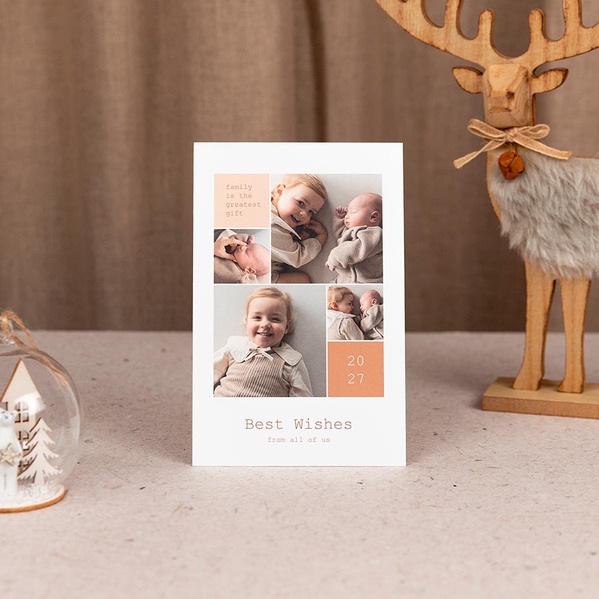 Staande nieuwjaarskaart met jaartal, familiefoto's en tekst TA1188-2600006-03-100