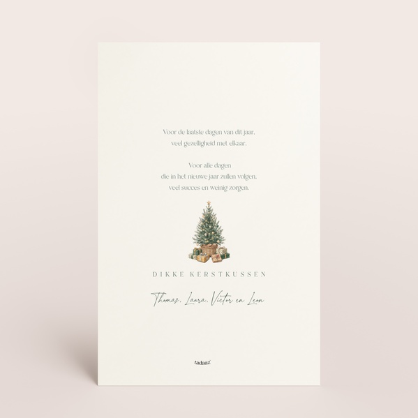 Kerstkaart met AI-illustratie van je huisdieren onder de kerstboom en goudfolie TA1188-2600106-03-1