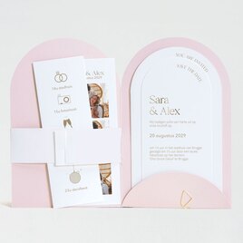 afgeronde pocketfold trouwkaart roze met goudfolie TA0110-2200079-03 2