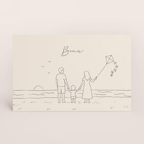 Minimalistisch geboortekaartje met AI-tekening van gezin op het strand