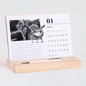 stijlvolle-bureaukalender-op-houten-staander-TA0884-2100010-03-1