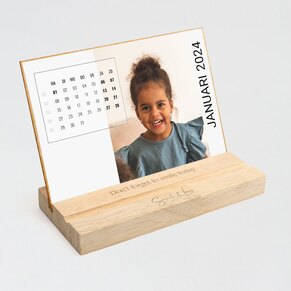 Bureaukalender met foto's op houten blokje