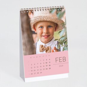 Kleurrijke bureaukalender met foto's