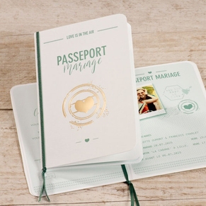 faire-part-mariage-passeport-menthe-avec-tampon-coeur-dore-buromac-108048-TA108-048-02-1