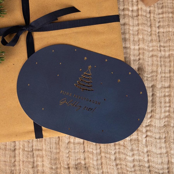 ovale kerstkaart met jaartal kerstboom en goudfolie TA1188-2600123-03 3