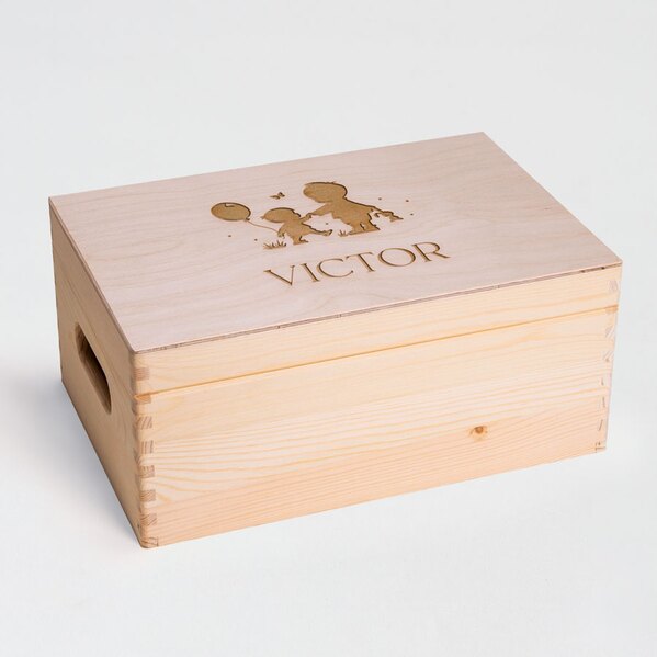 houten memory box met naam en silhouet van broertje zusje TA14822-2400001-03 1