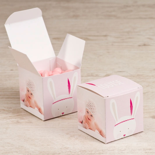 roze doopsuikerdoosje kubus met konijntje en foto voor suikerbonen TA1575-1700074-03 1