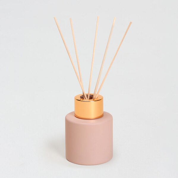 soft pink mini geurstokjes voor parfum met gouden afwerking TA182-271-03 1
